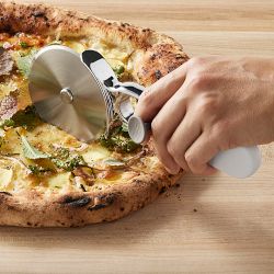 Michael Graves Design All Hands™ Pizza Wheel