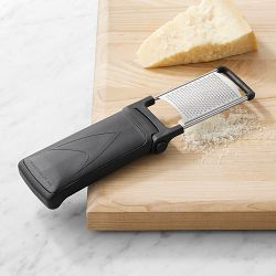 Le Creuset x Star Trek Communi-Grater