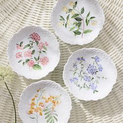 AERIN x Williams Sonoma Meadow Lace 16-Piece Dinnerware Set