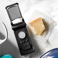 Le Creuset x Star Trek Communi-Grater