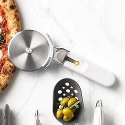 Michael Graves Design All Hands™ Pizza Wheel