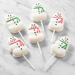 Snowman Macaron Pops
