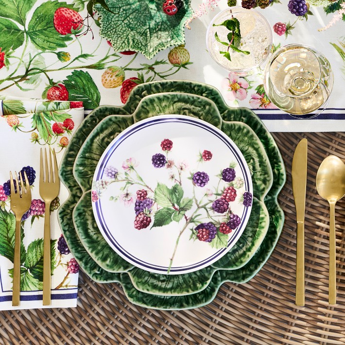 garden-berry-mixed-salad-