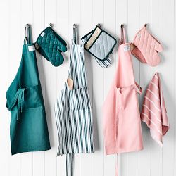 Williams Sonoma Solid Oven Mitt