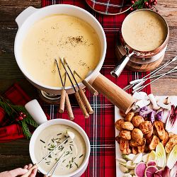 Boska Ceramic Fondue Pot, 1-Qt, Bianco