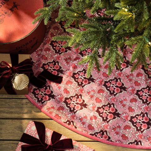 Tree Skirts &amp; Tree Collars